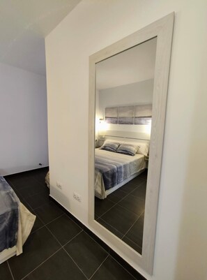 2 chambres, fer et planche à repasser, accès Internet