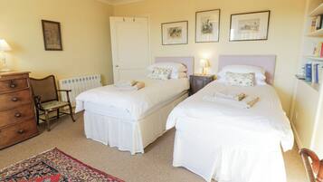 4 bedrooms, individually decorated, individually furnished, free WiFi