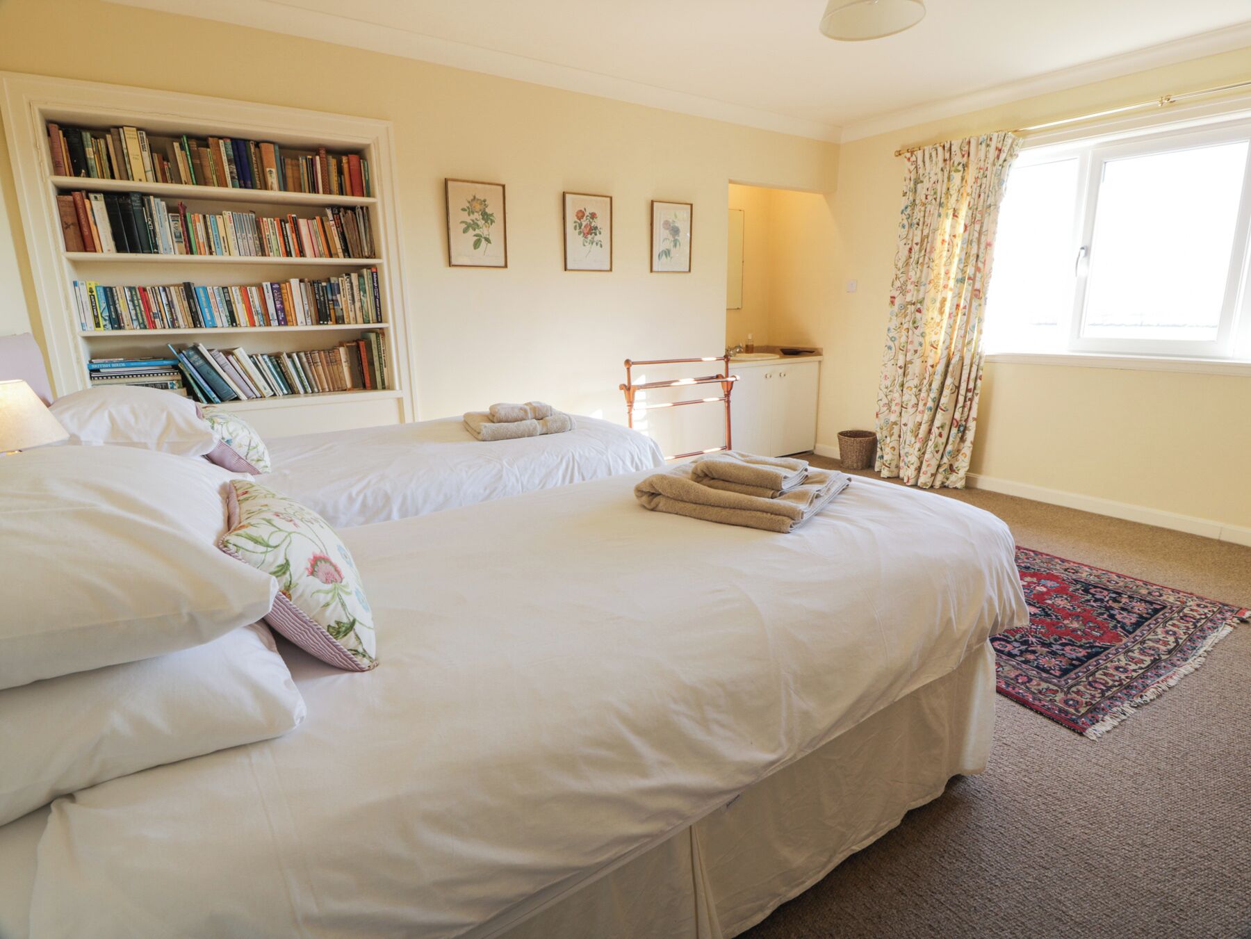 4 bedrooms, individually decorated, individually furnished, free WiFi