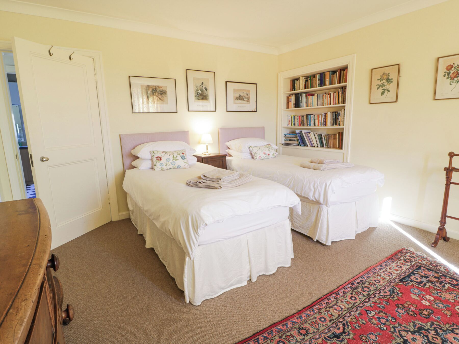 4 bedrooms, individually decorated, individually furnished, free WiFi