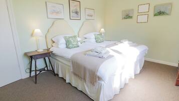 4 habitaciones, decoración personalizada y muebles diferentes