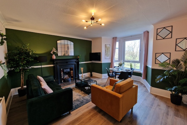 Modern Living & Dining Room