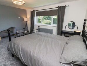 3 bedrooms, individually decorated, individually furnished, free WiFi