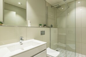 Luxury Apartment, Balcony, City View | Bathroom - The Docklands Luxury Apartments (Cape Town)