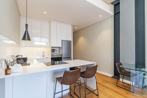 Luxury Apartment, Balcony, City View | Private kitchen