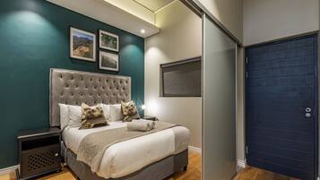 Soundproofing, iron/ironing board, free WiFi