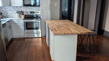 Micro-ondes, four, plaque de cuisson, lave-vaisselle