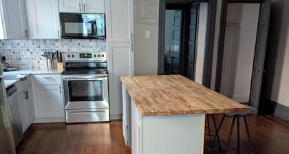 Modern 1BR Apt Near Hospitals & Tower Grove—Perfect for Med Stays
