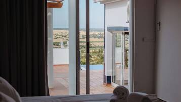 4 bedrooms, WiFi, bed sheets