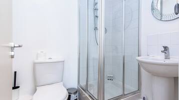 Apartment, 2 Bedrooms | Bathroom