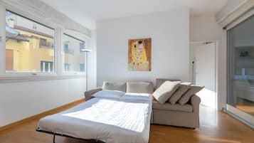 Huoneisto, 2 makuuhuonetta | Oleskelualue | 32–tuumainen taulutelevisio, jossa kaapelikanavat