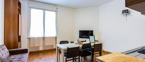 Apartment, 2 Bedrooms | Living area