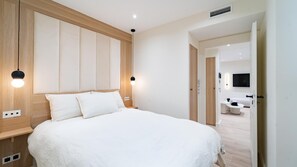 3 chambres, fer et planche à repasser, Wi-Fi, draps fournis