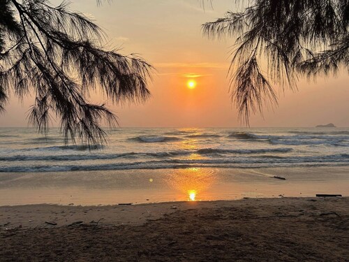 Hidden Villa Oasis Private Pool 2km to Beach&mall