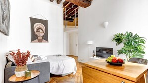 Unclassified image, 5 of 23, button - Charming 1BR by Pompidou & Louvre - Sleeps 4 (Paris)