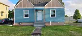 Charming 2-bedroom house in lovely St. Joseph with WiFi, AC