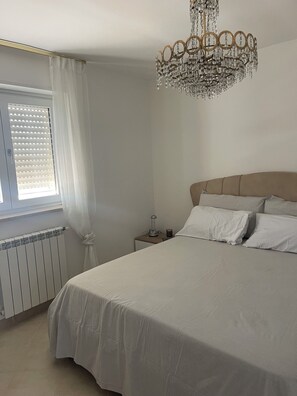 2 室のベッドルーム、アイロン / アイロン台、WiFi、ベッドシーツ
