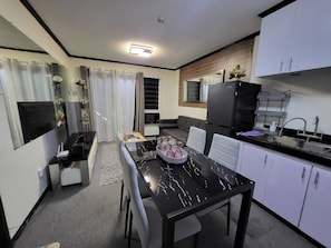 Condo, 2 habitaciones, con acceso para personas discapacitadas, balcón | Interior