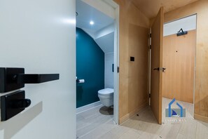 Apartment, 1 Bedroom, Balcony, City View | Bathroom