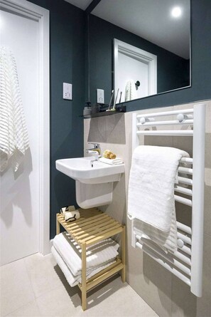 Lägenhet - 1 sovrum - balkong - utsikt mot staden | Badrum