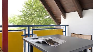 Deluxe-Apartment, 2 Einzelbetten, Balkon | Balkon