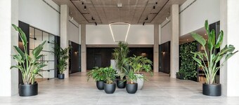 Lakeside - Central Apartment - Free Parking - Cinema Room