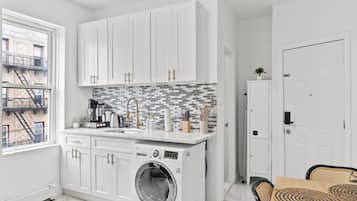 Micro-ondes, four, plaque de cuisson