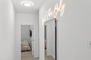 3 室のベッドルーム、アイロン / アイロン台、WiFi