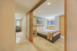 3 chambres, fer et planche à repasser, Wi-Fi, draps fournis