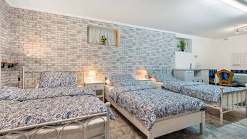 1 bedroom, WiFi, bed sheets