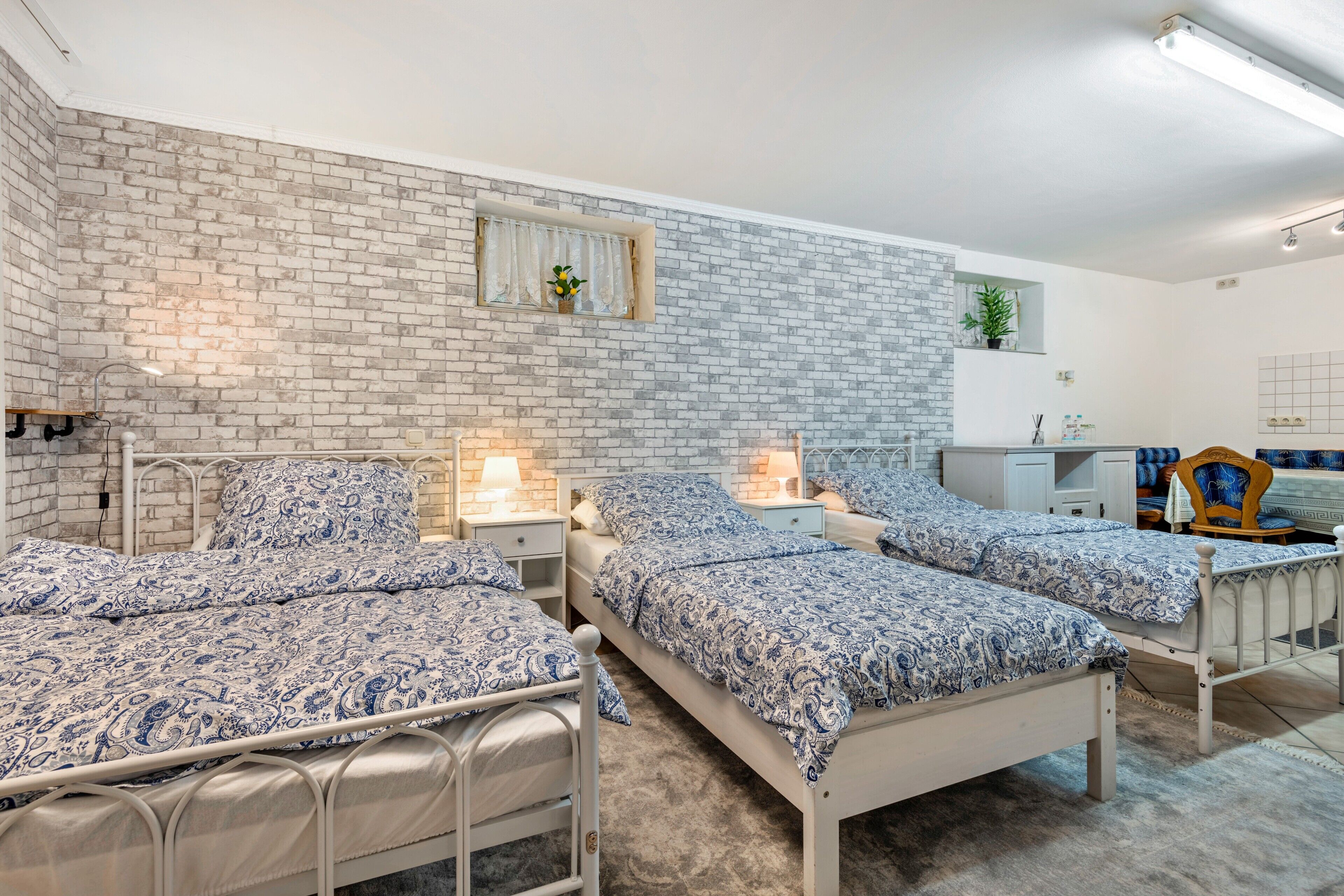 1 camera, Wi-Fi, lenzuola