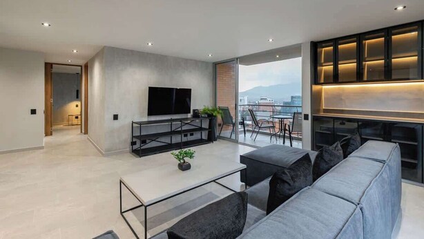 Living area - |EP| Spacious Apt with AC, Workspace, Views (Medellín)