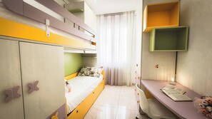 2 室のベッドルーム、アイロン / アイロン台、ベッドシーツ