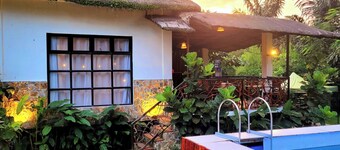 Modern Bahay Kubo Near Tagaytay - Casita Anahaw