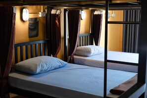 In-room safe, blackout drapes, free WiFi