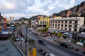 In-room safe, blackout curtains, free WiFi - Krabi Freedom Hostel And Bar (Krabi)