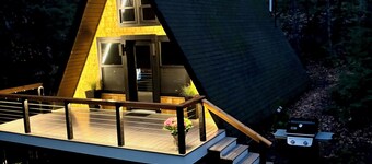 Cozy A-Frame next to King Pine Ski Area - 31 day rental or longer