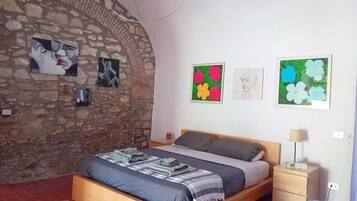 1 sovrum, wi-fi och sÀngklÀder