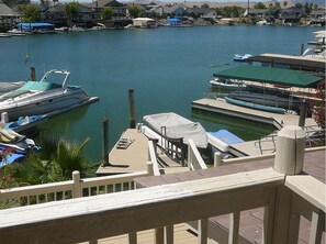 Hus – premier, eget bad, utsikt mot innsjø | Utsikt fra balkong