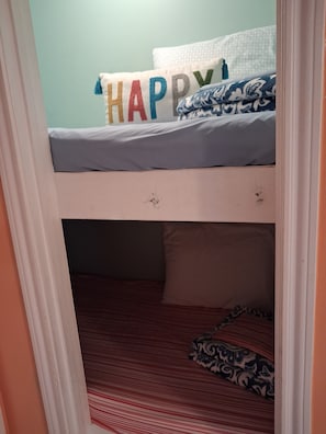 1 quarto, ferros/tábuas de passar roupa, Wi-Fi, roupa de cama
