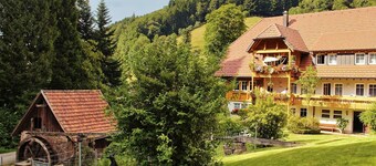 Hoferpeterhof: 2-Room Apartment with Mountain View, Shared Terrace & Wi-Fi