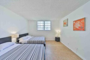 1 bedroom, desk, iron/ironing board, travel cot - Condo with Stunning View STR-01307 (Sunny Isles Beach)