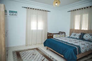 2 bedrooms, iron/ironing board, WiFi, bed sheets - Villa Bianca - 10 minutes from the beach! (Ghizen)