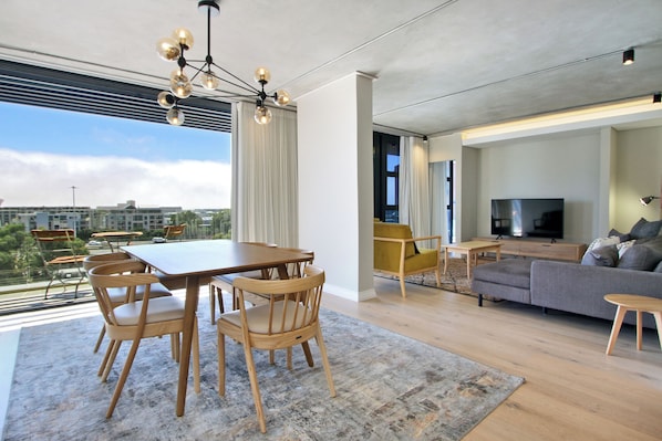 Apartment, Balcony, City View | Living area