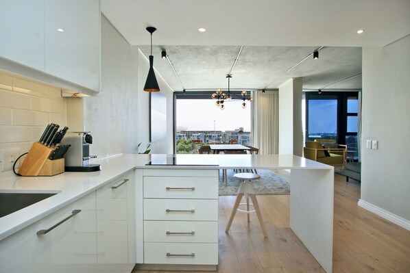 Apartment, Balcony, City View | Private kitchen