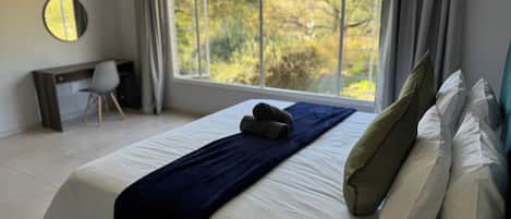 Select-Comfort-Betten, Zimmersafe, Schreibtisch, kostenloses WLAN