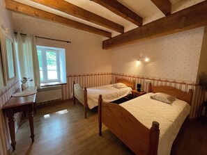 4 camere, ferro/asse da stiro, Wi-Fi, lenzuola