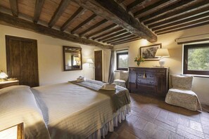 5 bedrooms, iron/ironing board - Villa Madonnuccia by MMega (Arezzo & Casentino)