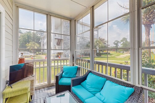 Myrtlewood Villas condo with pool & private balcony