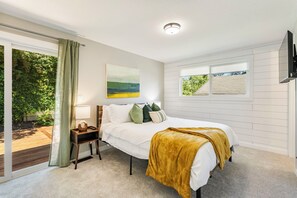 4 bedrooms, bed sheets